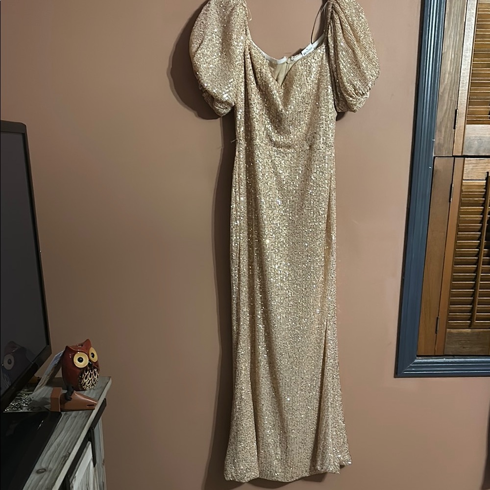 Elegant Gold Sequin Dress with Puff Sleeves